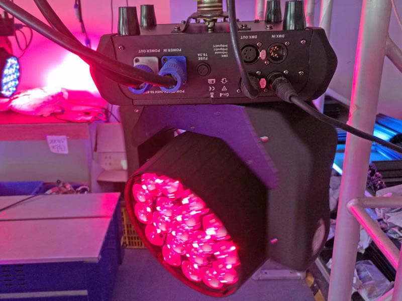 Aura 19pcs 4in1 LED Luz de lavado de cabeza móvil