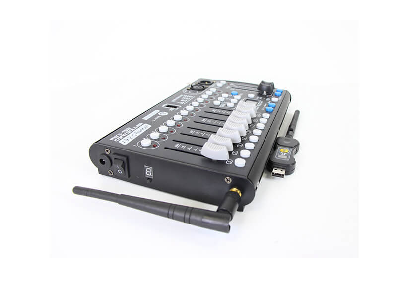 Mini consola inalámbrica DMX de 192 canales