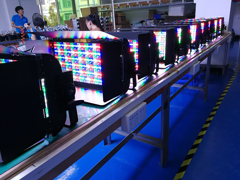 108 piezas de luz de ciclorama LED de 360 ​​W.